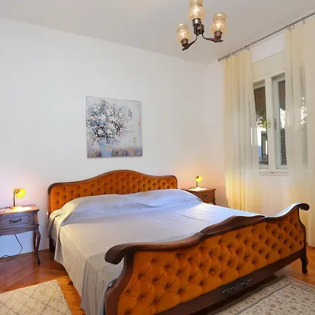 Apartment By The Sea Seget Donji, - 2029 Trogir